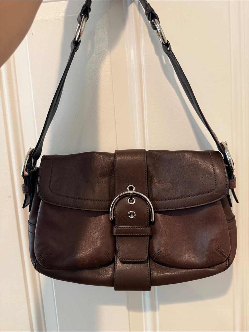 Vintage coach soho buckle flap  Shoulder Bag in chocolate brown leather